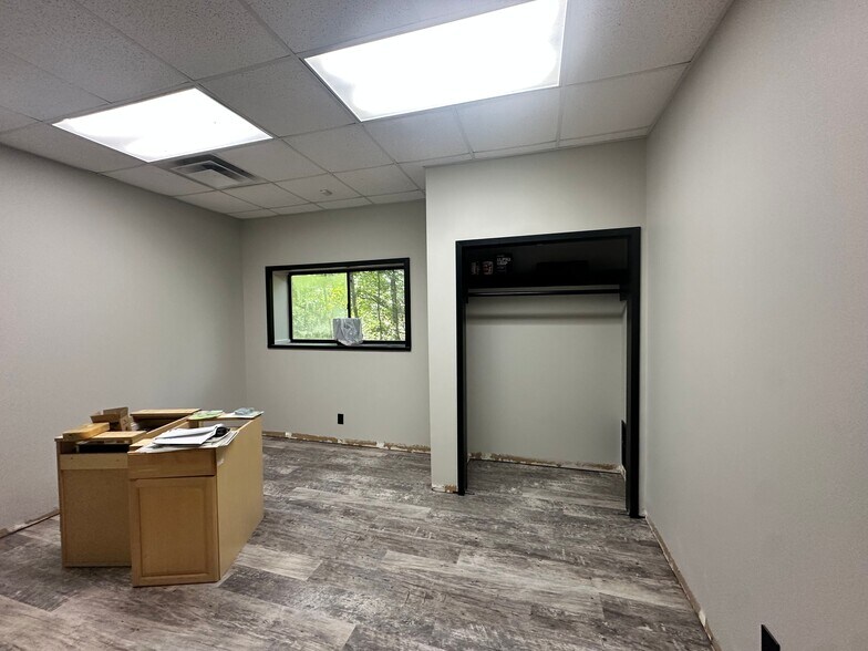 More Photos Of 4485 N Industrial Dr, Cumming Warehouse For Lease