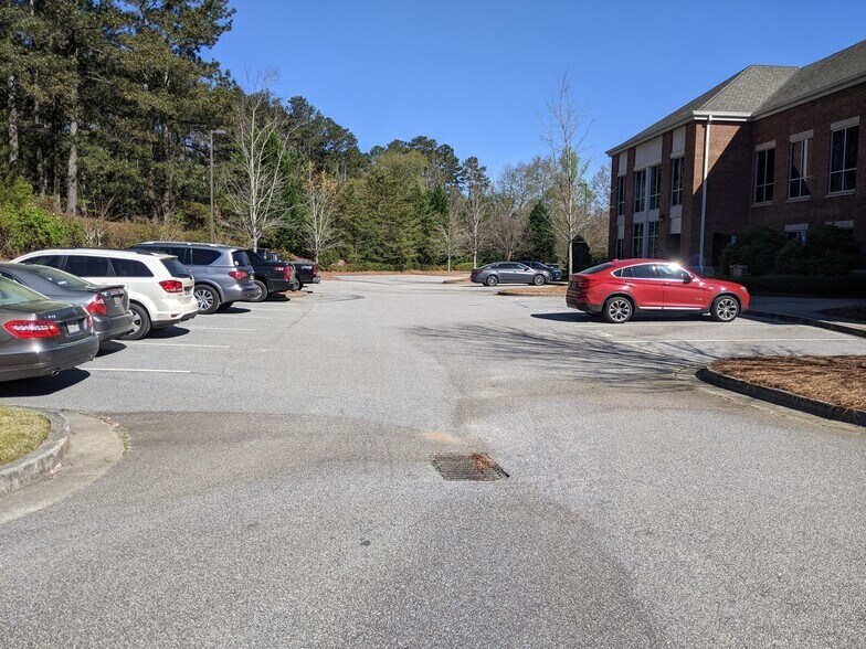 More Photos Of 1150 Julian Dr, Watkinsville Office For Lease