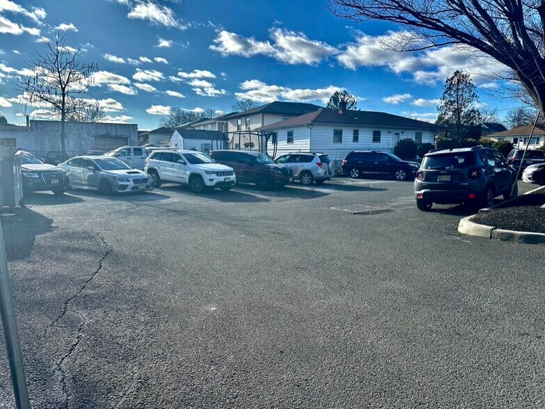 More Photos Of 1061 E Elizabeth Ave, Linden Warehouse For Lease