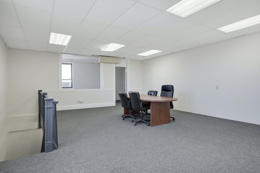 More Photos Of 55 Atlantic Ave, Lynbrook Office For Lease