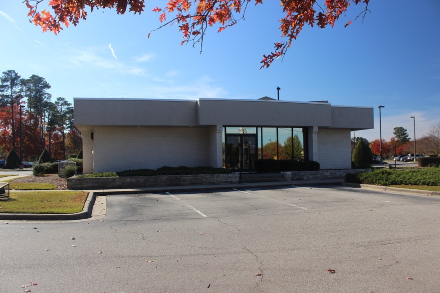 More Photos Of 700 E Arlington Blvd, Greenville General Retail For Sale