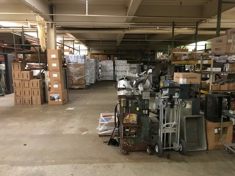 More Photos Of 1 Testa Pl, Norwalk Warehouse For Lease