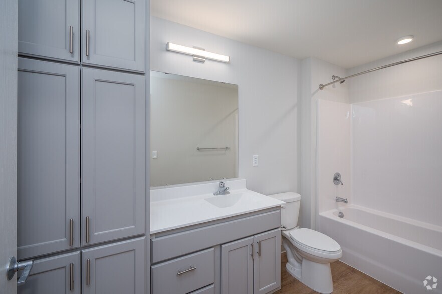 More Photos Of 1835 University Ave W, Saint Paul Apartments For Lease