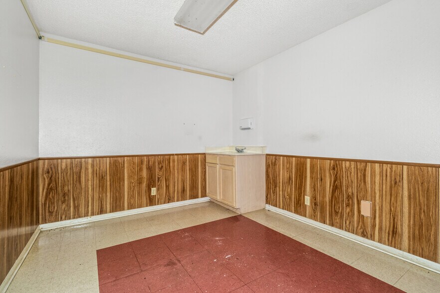 More Photos Of 2900 Trimmier Rd, Killeen Medical For Sale