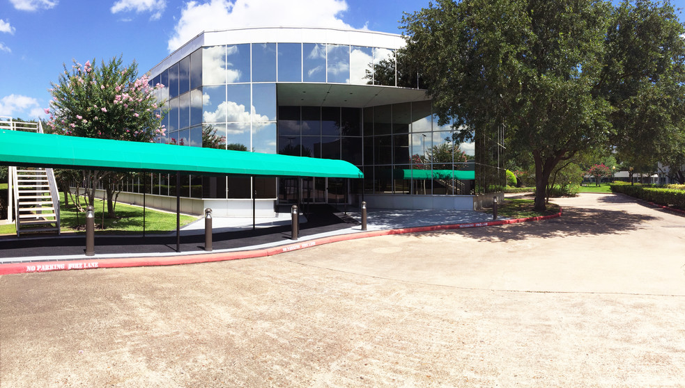 Primary Photo Of 9703 Richmond Ave, Houston Office For Lease