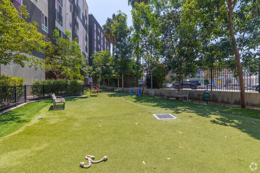 More Photos Of 899 Traction Ave, Los Angeles Apartments For Lease