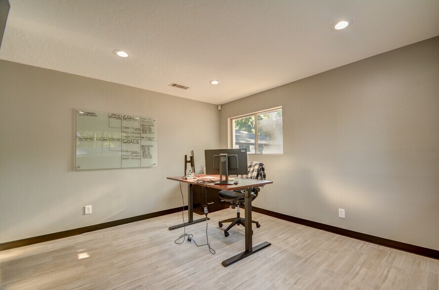 More Photos Of 26615 Oak Ridge Dr, The Woodlands Office For Lease