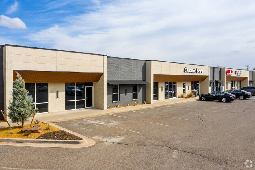 Primary Photo Of 610 S Kelly Ave, Edmond General Retail For Lease