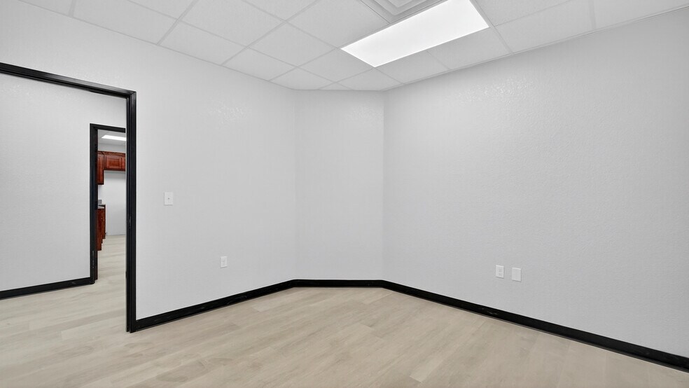 More Photos Of 16511 W Basin St, Odessa Industrial For Lease