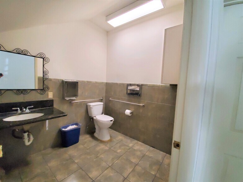 More Photos Of 901 S Fremont Ave, Alhambra Warehouse For Lease