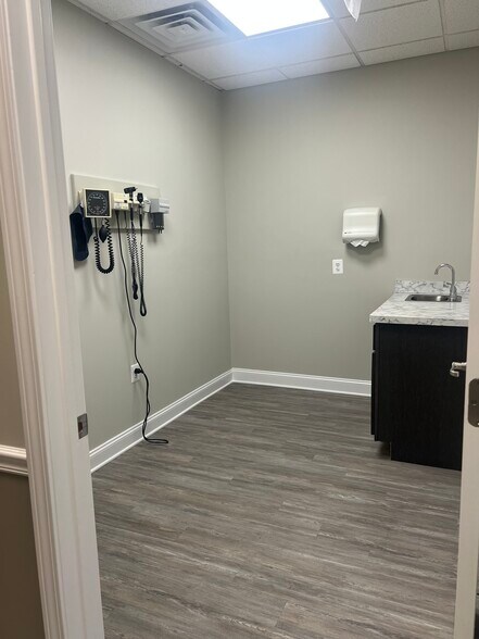 More Photos Of 2380 US Highway 9, Howell Medical For Lease