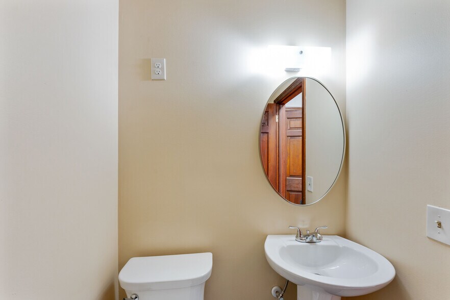 More Photos Of 6501 E Livingston Ave, Reynoldsburg Medical For Lease