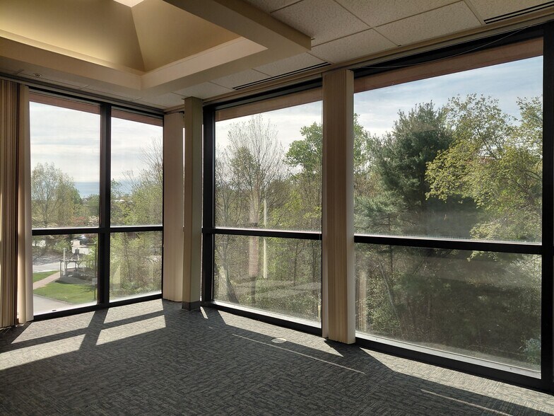 More Photos Of 1 Stiles Rd, Salem Office For Lease