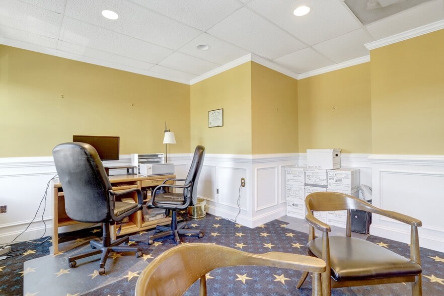 More Photos Of 313 Park Ave, Falls Church Medical For Sale