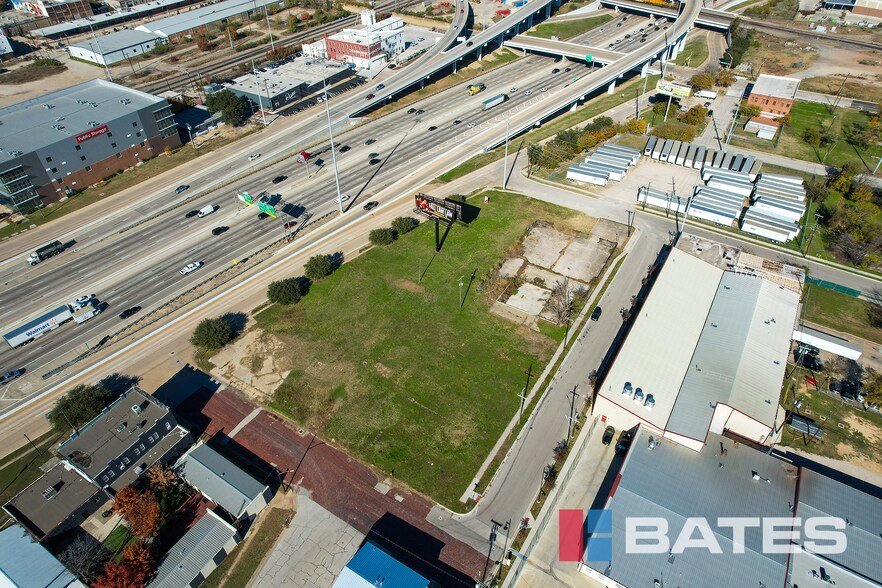 More Photos Of 301 W Freeway, Fort Worth Land For Sale