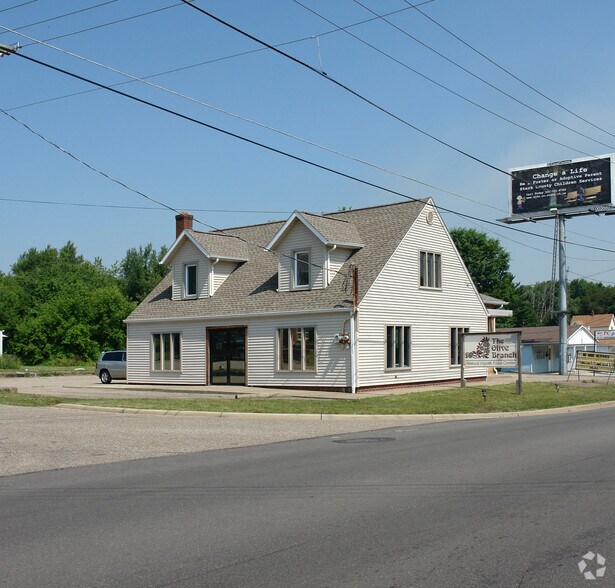 More Photos Of 1103-1119 Whipple Ave NW, Canton Freestanding For Lease