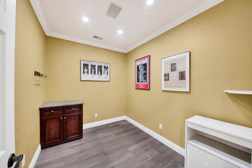 More Photos Of 408 S Beach Blvd, Anaheim Medical For Sale