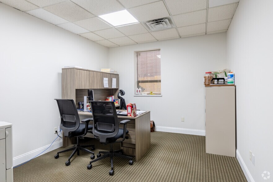 More Photos Of 40 Galesi Dr, Wayne Office For Lease