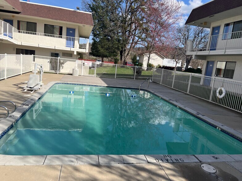More Photos Of 1785 S Main St, Yreka Hospitality For Sale