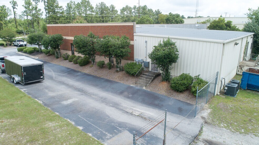 More Photos Of 475 Industrial Dr, Lexington Showroom For Sale