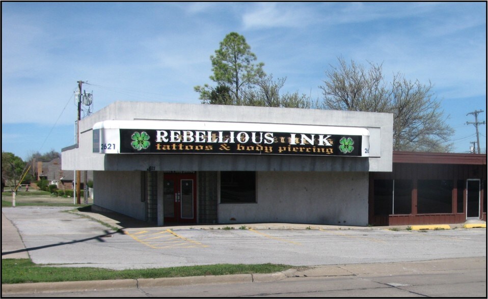 More Photos Of 2617-2621 NW Cache Rd, Lawton Storefront For Lease