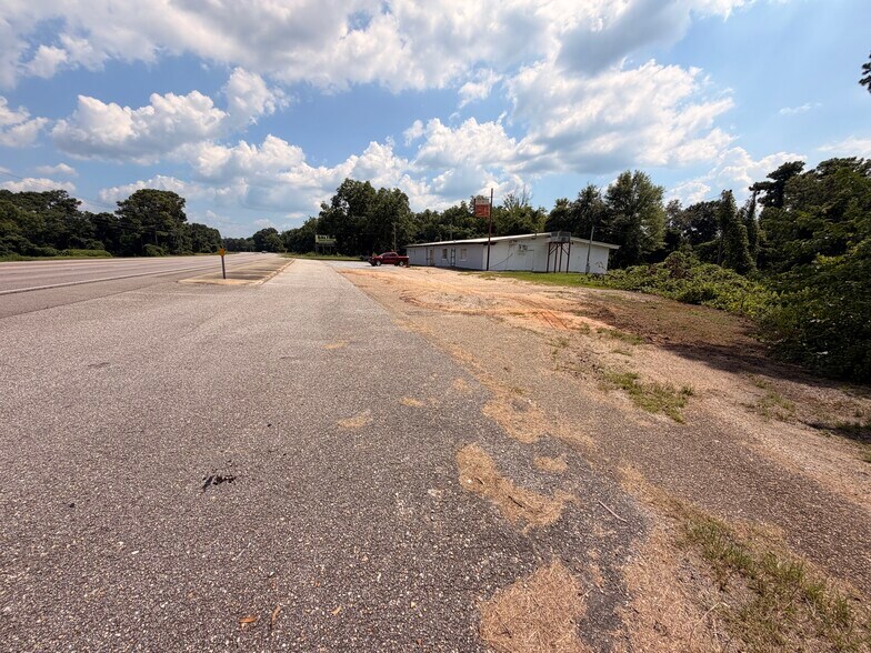 More Photos Of 1095 US Highway 231, Brundidge Freestanding For Sale