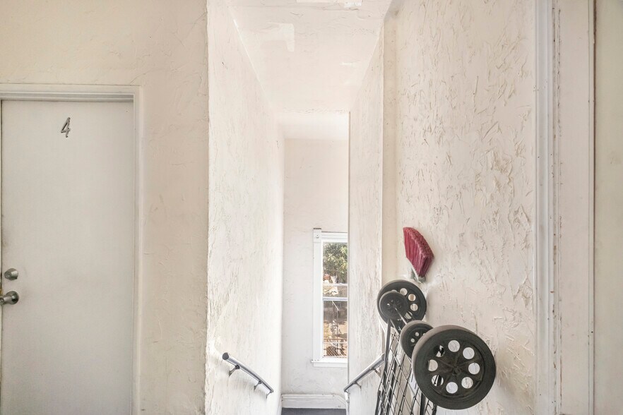 More Photos Of 1627 S Burlington Ave, Los Angeles Apartments For Sale