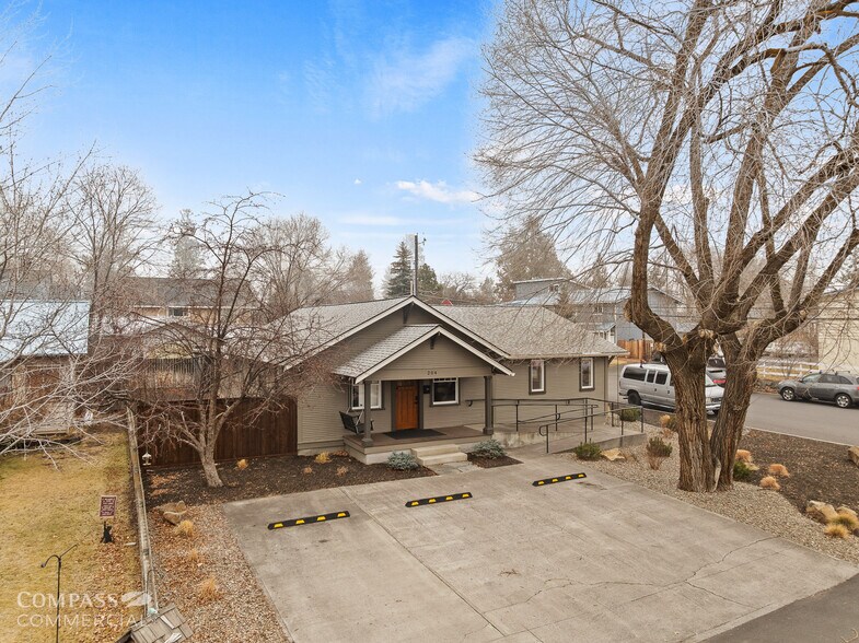More Photos Of 204 NE 4th St, Bend Office For Sale