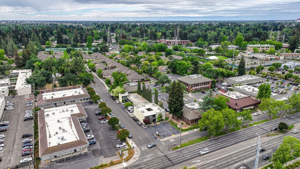 More Photos Of 2398 Fair Oaks Blvd, Sacramento Office For Sale