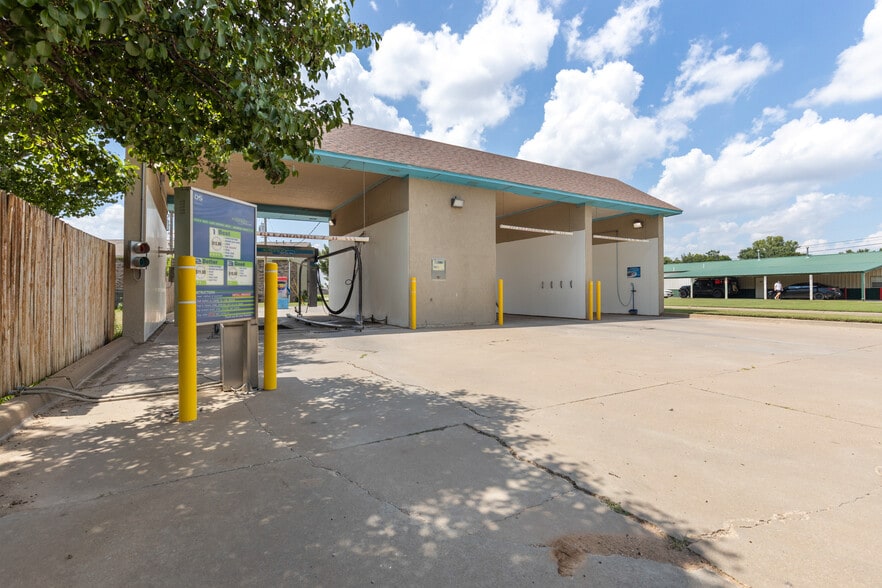 More Photos Of 1003 N Main St, Tonkawa Carwash For Sale