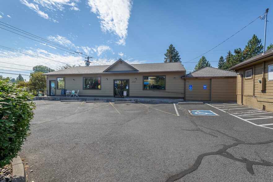 More Photos Of 1227 NW Galveston Ave, Bend Storefront Retail Office For Sale
