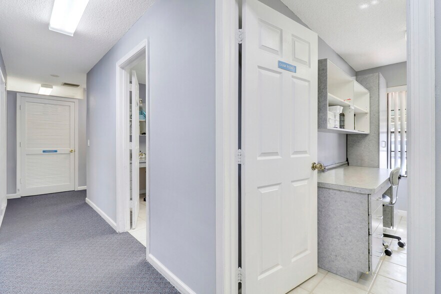 More Photos Of 1791 SE Port St Lucie Blvd, Port Saint Lucie Medical For Sale