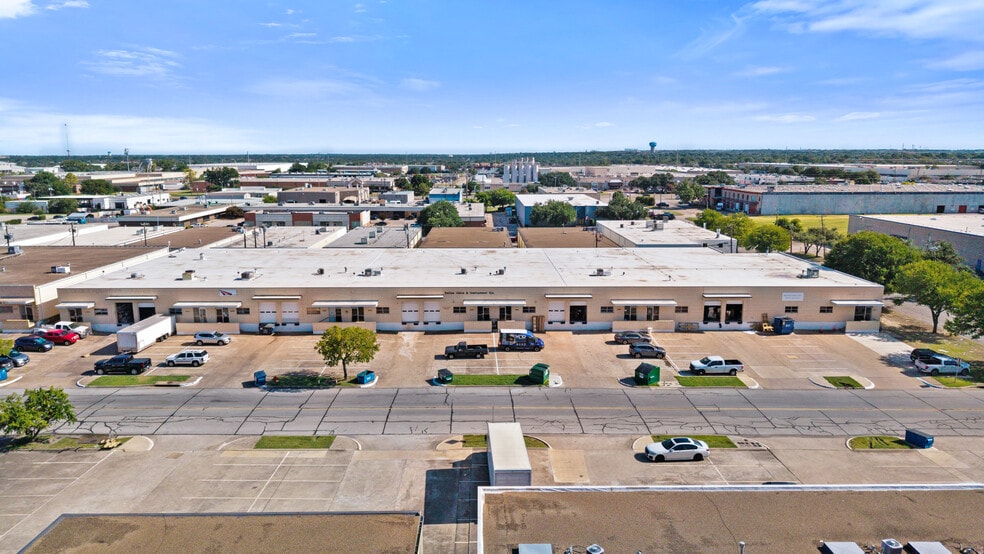 More Photos Of 3313-3327 Garden Brook Dr, Farmers Branch Unknown For Lease