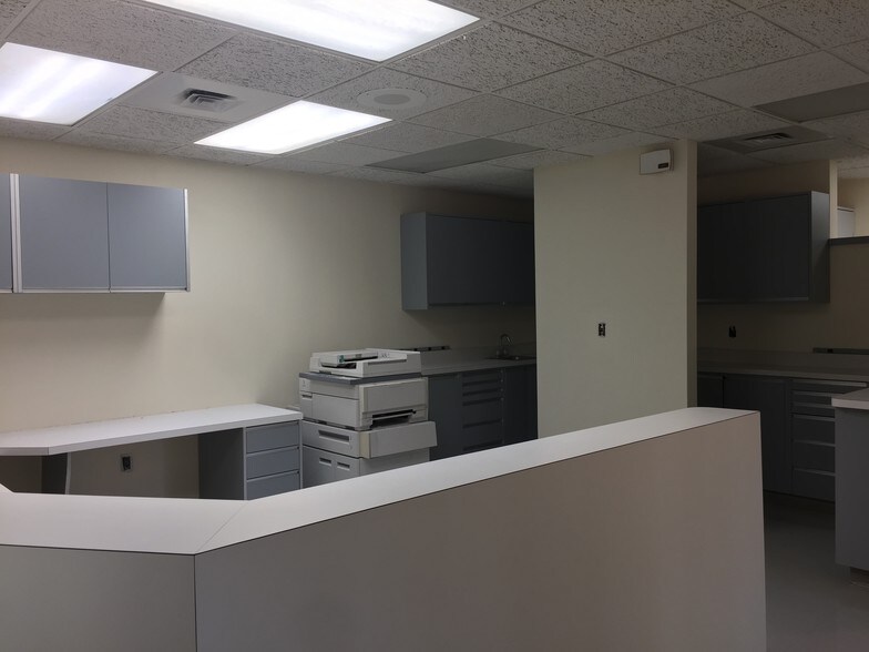 More Photos Of 65 Mountain Blvd, Warren Medical For Sale