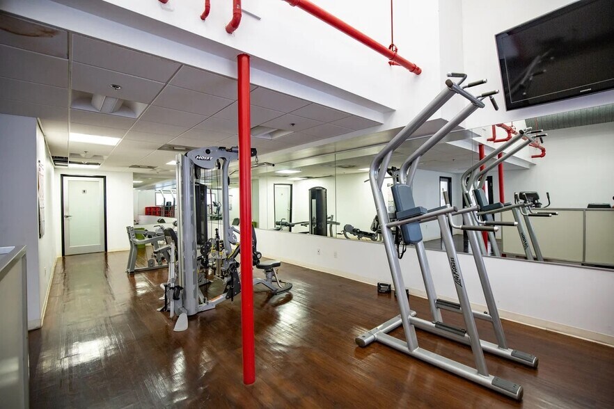 More Photos Of 2323 Main St, Irvine Warehouse For Lease