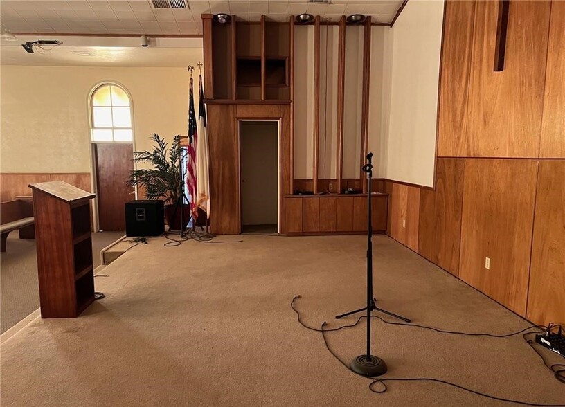 More Photos Of 607 Trinity Ave, Chowchilla Religious Facility For Sale