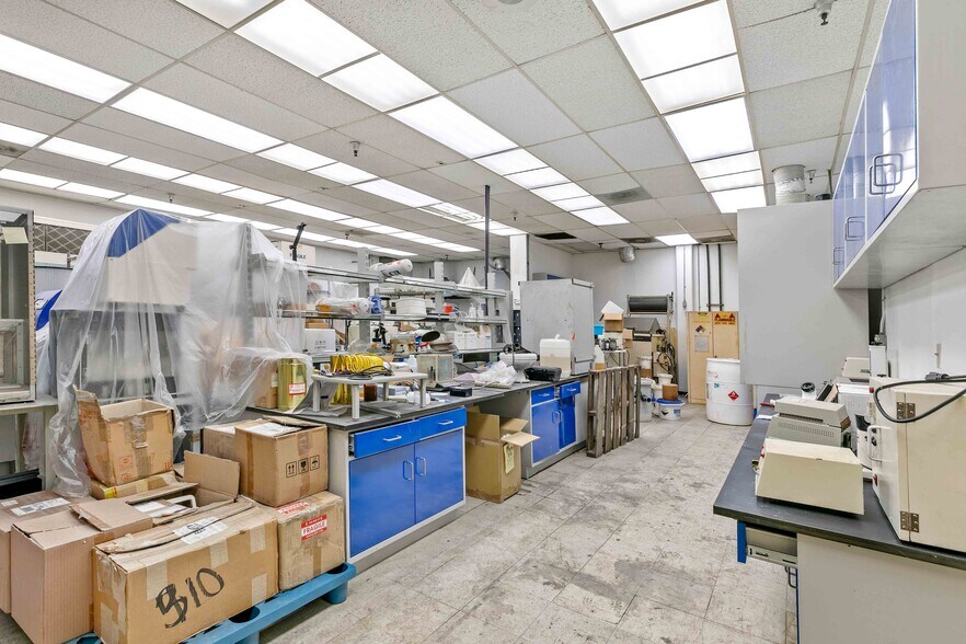 More Photos Of 9036 Winnetka Ave, Northridge Loft Creative Space For Lease