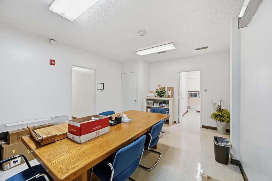 More Photos Of 1519 Circle Park Blvd, Fort Worth Religious Facility For Sale