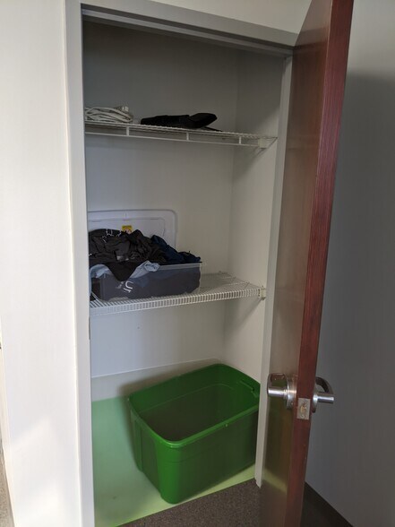 More Photos Of 416 Mccullough Dr, Charlotte Office For Lease