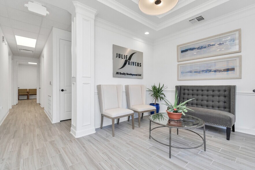 More Photos Of 30625 Kingsland, Brookshire Medical For Lease