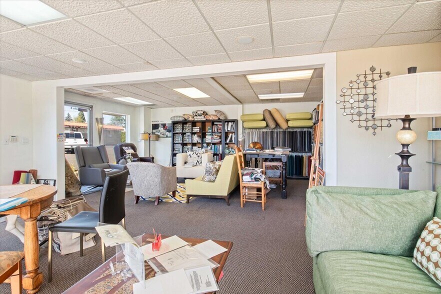 More Photos Of 19230 SE McLoughlin Blvd, Gladstone Medical For Sale