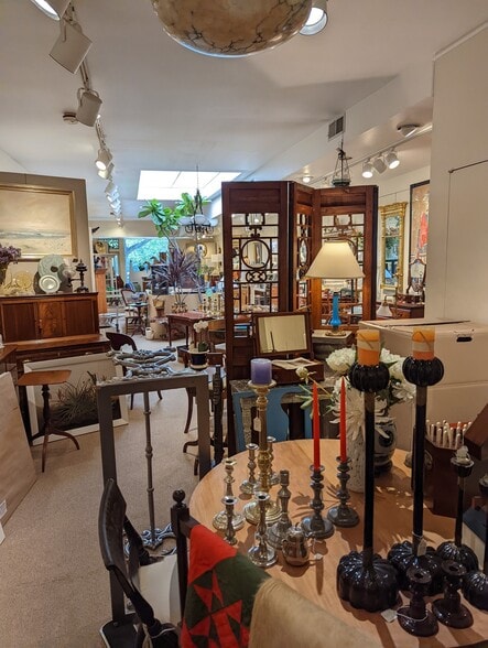 More Photos Of 515 Park Dr, Kenilworth Storefront Retail Office For Sale
