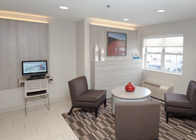 More Photos Of 424 20th S St, New Ulm Hotel For Sale