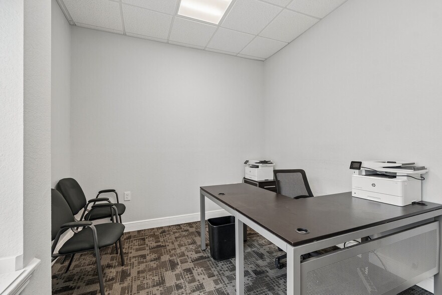 More Photos Of 3209 30th Ave S, Saint Petersburg Office For Sale