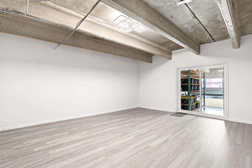 More Photos Of 1209 Gateway Rdg, Lake Park Warehouse For Sale