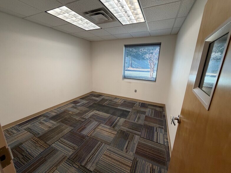 More Photos Of 5375 Henneman Dr, Norfolk Medical For Lease