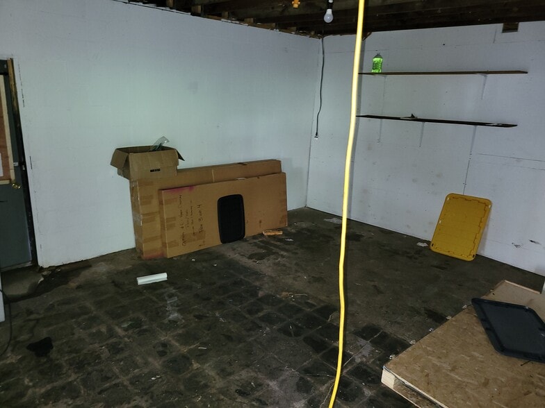 More Photos Of 2400 25th St N, Saint Petersburg Office For Sale