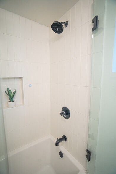 More Photos Of 528 Westminster Ave, Venice Apartments For Sale