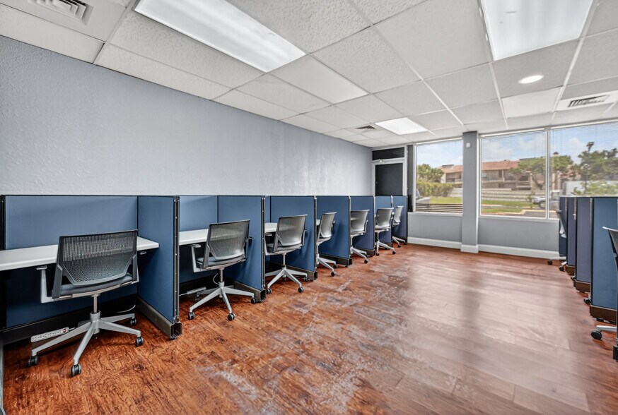 More Photos Of 1404 W Walnut Hill Ln, Irving Office For Lease