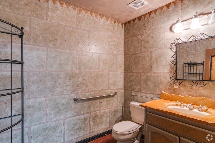 More Photos Of 1818 E Baseline Rd, Mesa Medical For Sale